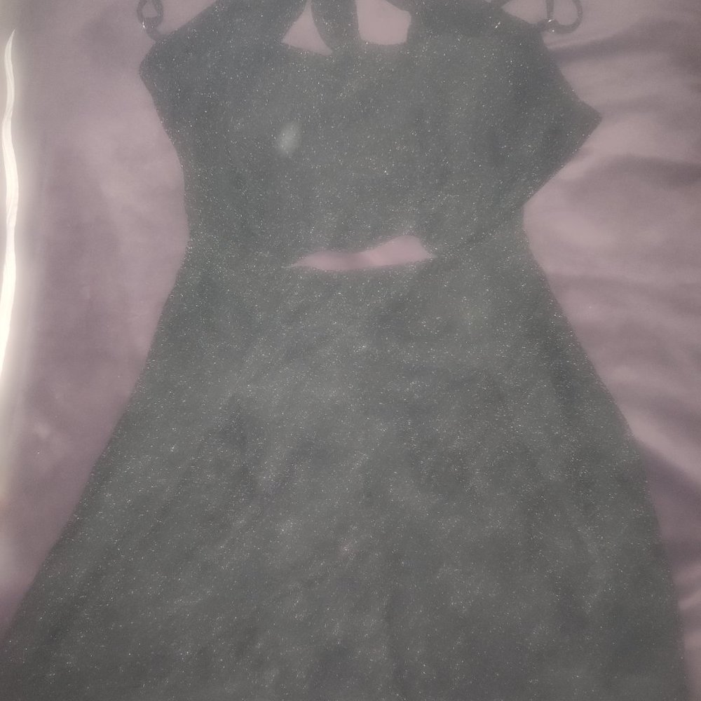 Dresses - Picture 11 of 12